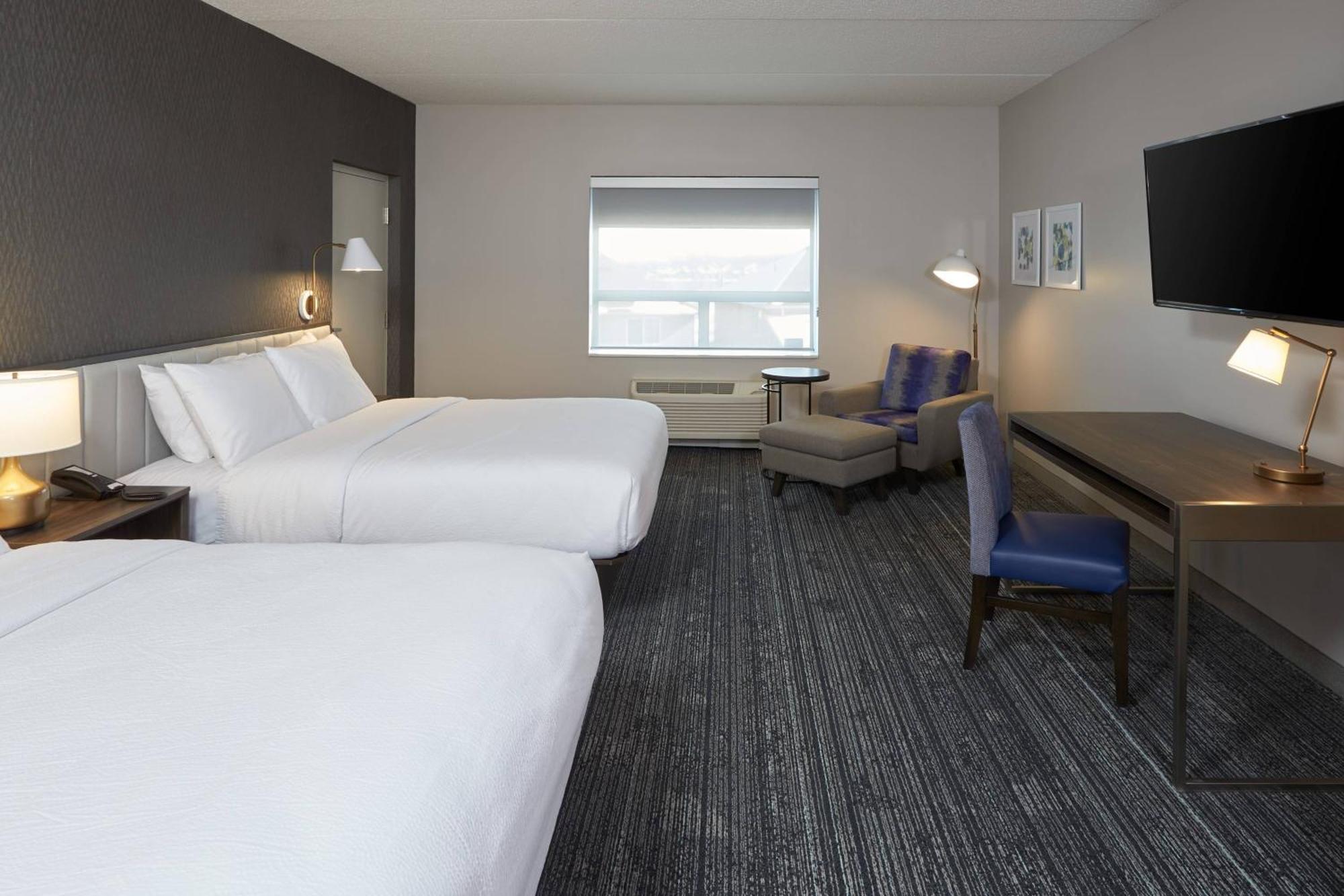 Towneplace Suites By Marriott Hamilton Exterior foto